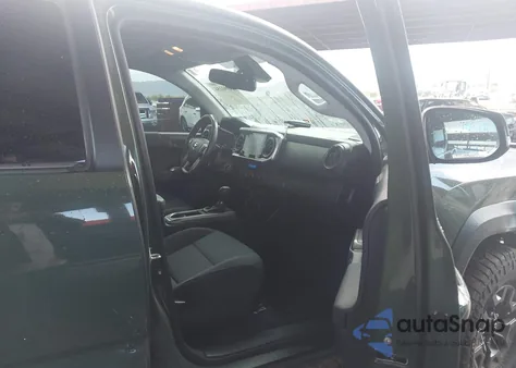 2021 Toyota Tacoma Sr5 V6 z USA, uszkodzony, nr VIN 3TYCZ5AN4MT007809